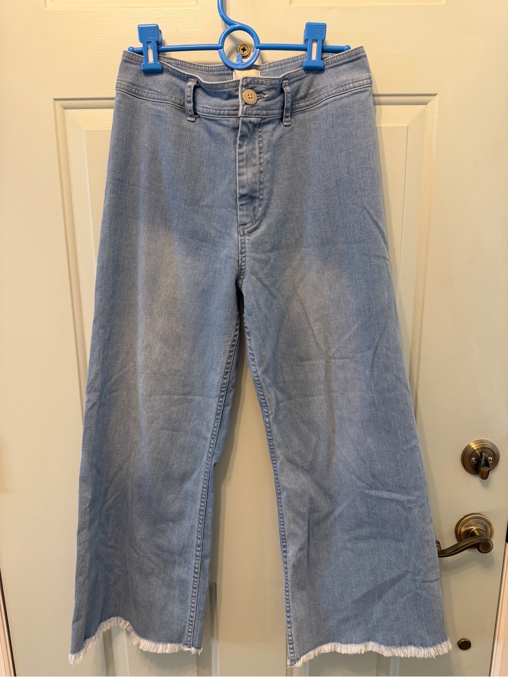 High Waist Light Wash Wide Leg Cropped Jeans with Frayed Hem